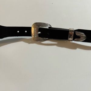 Justin Top Grain Cowhide Belt With a Montana Silversmiths Nickle Buckle Size 30